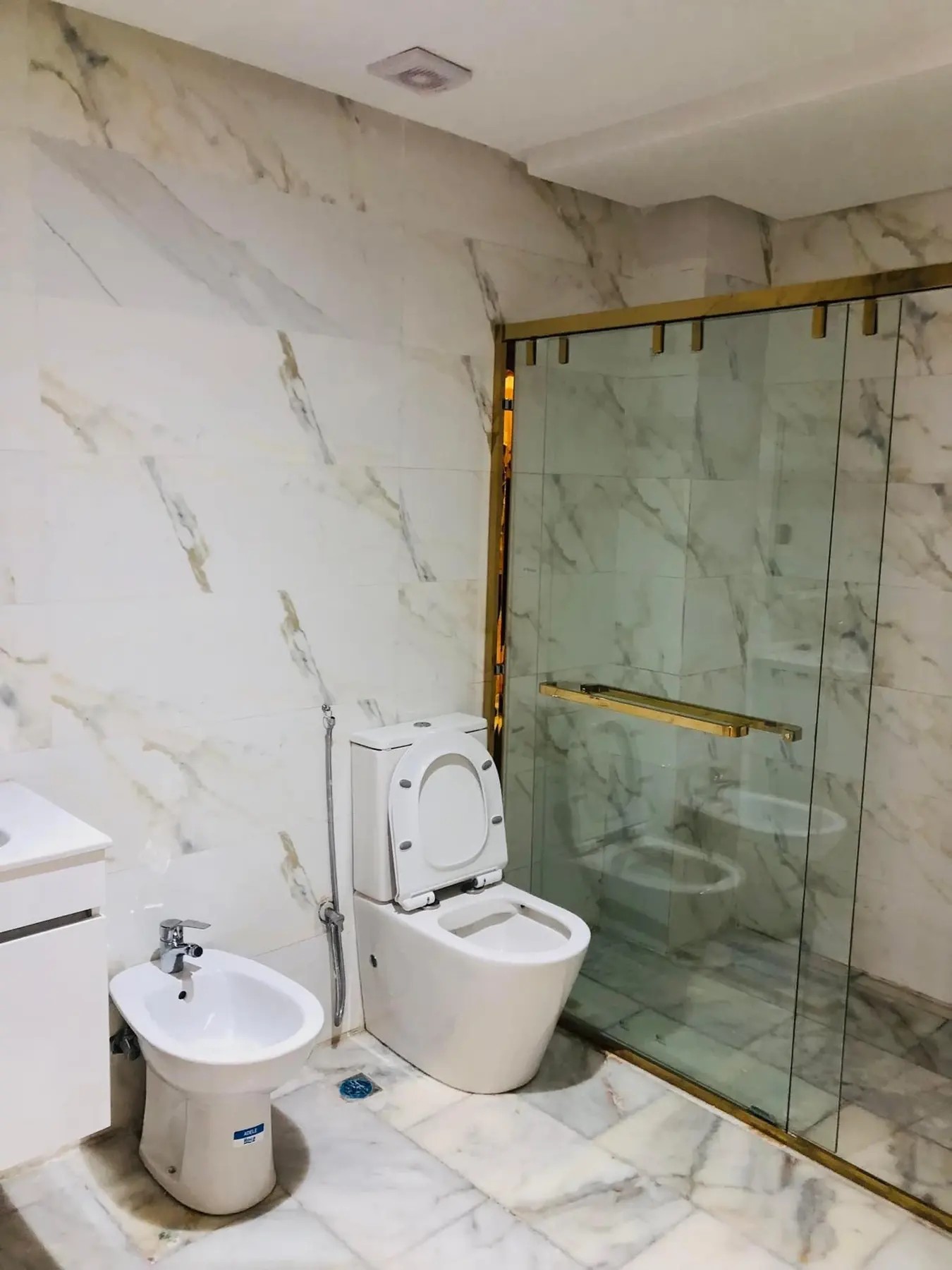 Bathroom — Elammari